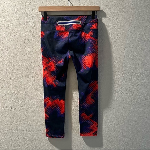 Women’s Athleta red and blue patterned cropped athletic leggings size XS - Picture 5 of 6
